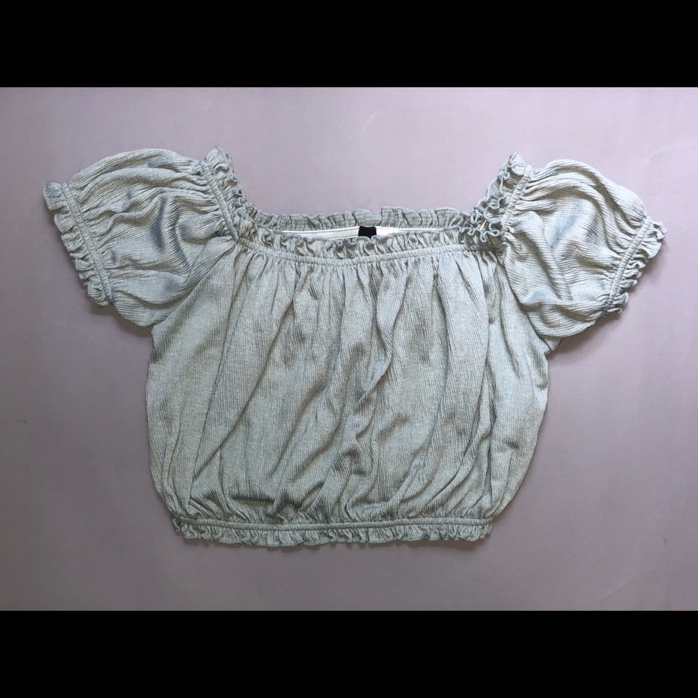 OFF THE SHOULDER CROP TOP